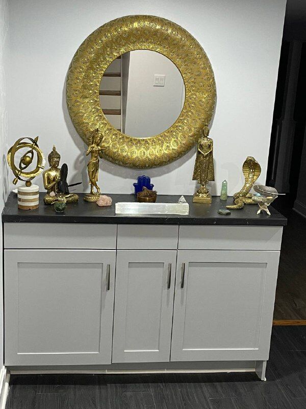 The altar console